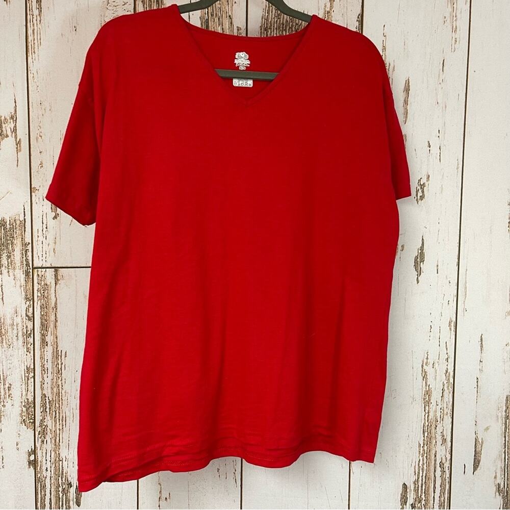 Fruit of the Loom, Basic Red T-Shirt. Size XL. In excellent condition!